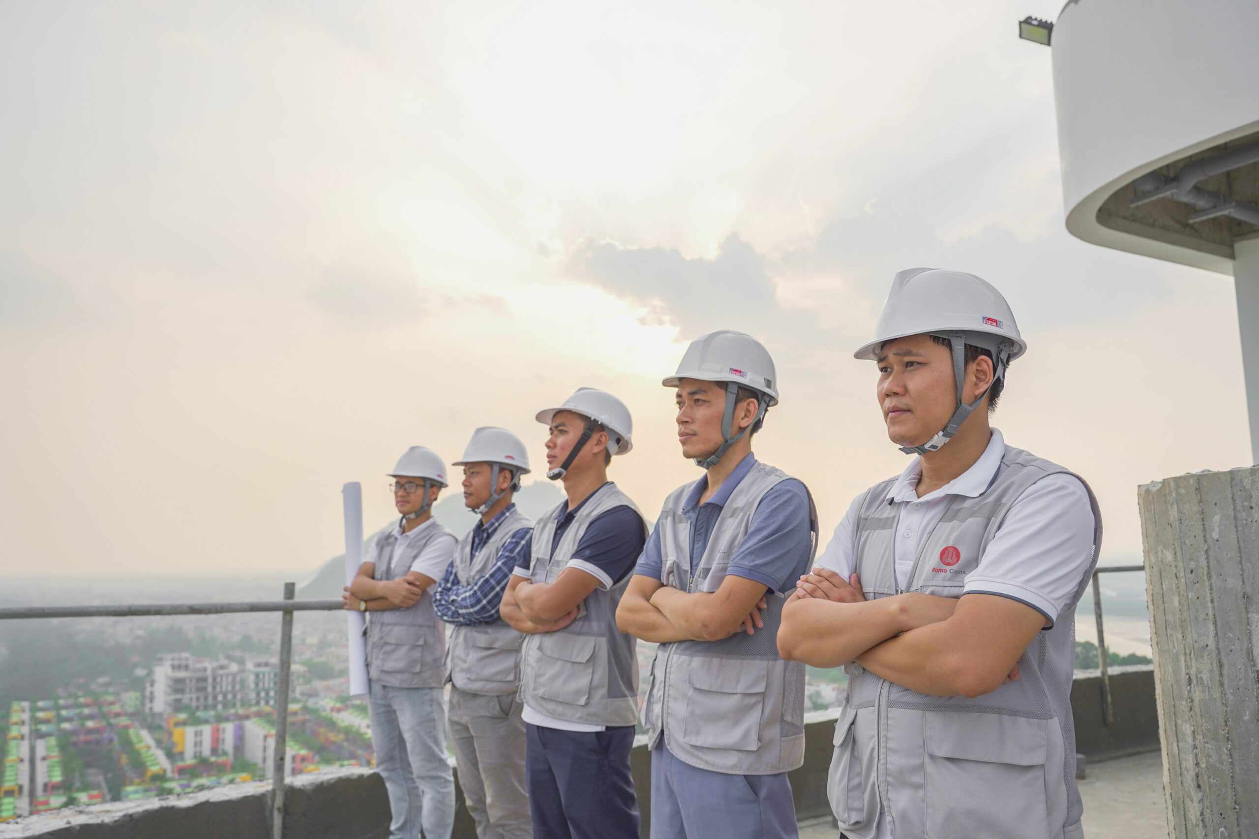 Chi phí xây dựng khách sạn 5 tầng trọn gói: phân tích chi tiết từ chuyên gia 3 Romo cons - đơn vị thi công khách sạn uy tín, chuyên nghiệp