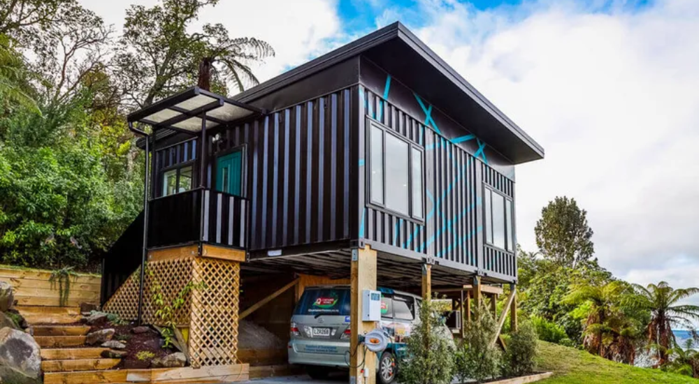 Nhà sàn mini bằng container