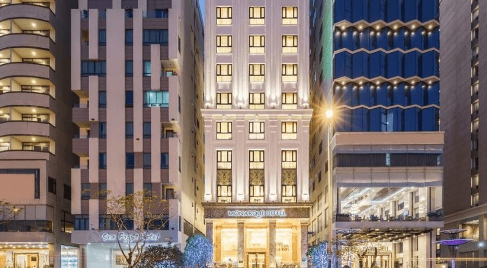 mẫu thiết kế kahchs snaj Monarque Hotel