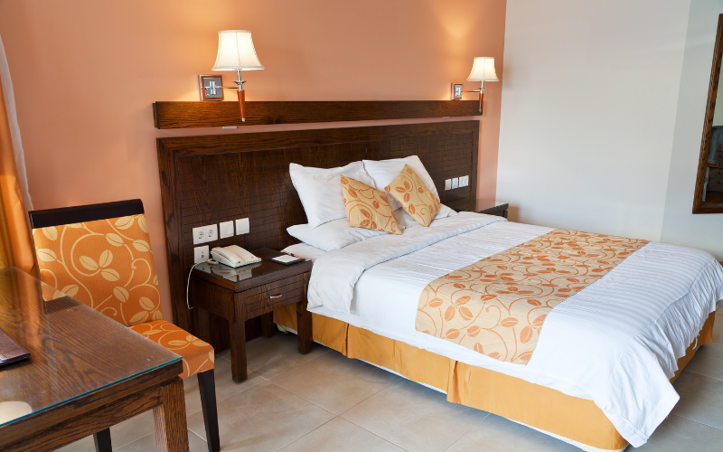 Top 7 mẫu giường khách sạn 5 sao thịnh hành nhất và cách chọn 4 Giường đôi nhỏ (Double Bed)