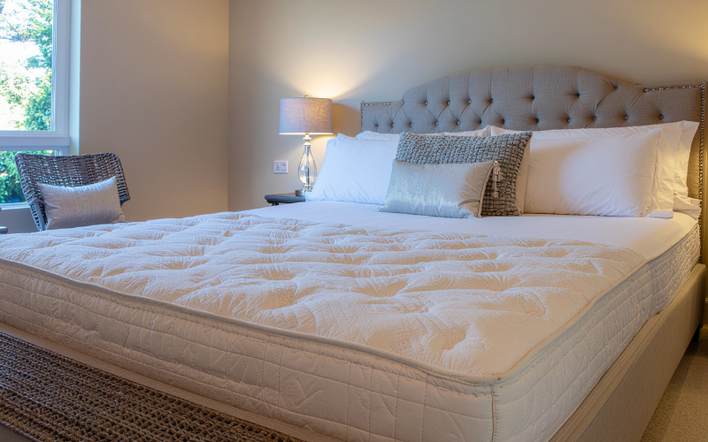 Top 7 mẫu giường khách sạn 5 sao thịnh hành nhất và cách chọn 6 Giường cỡ lớn (King Size Bed) khách sạn 5 sao